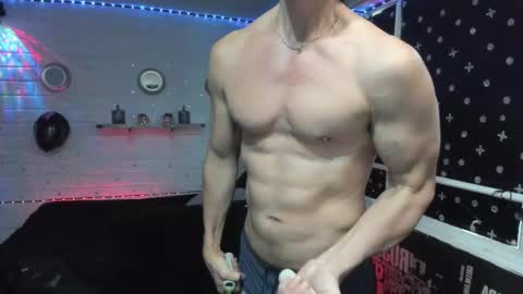 Adan online show from February 15, 10:30 pm