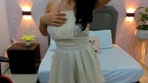 Snapshot of adarna13_ chatting on February 5, 2:40 am A D A R N A online show from February 5, 2:40 am