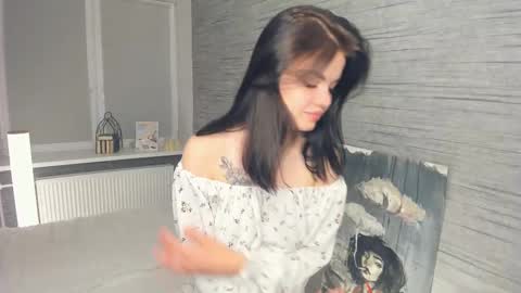 Adeline online show from September 16, 9:29 pm