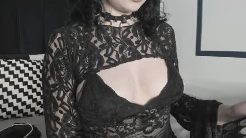 Snapshot of adeelinee chatting on January 11, 7:38 pm Ade online show from January 11, 7:38 pm