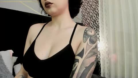 Snapshot of adeelinee chatting on September 19, 8:23 pm Ade online show from September 19, 8:23 pm