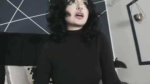 Snapshot of adeelinee chatting on February 18, 1:21 am Ade online show from February 18, 1:21 am