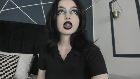 Snapshot of adeelinee chatting on January 20, 10:04 pm Ade online show from January 20, 10:04 pm