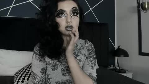 Snapshot of adeelinee chatting on March 6, 10:47 pm Ade online show from March 6, 10:47 pm