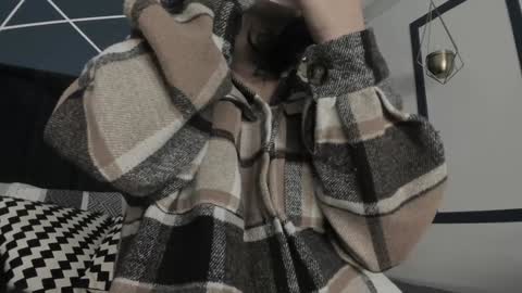 Snapshot of adeelinee chatting on January 29, 8:25 pm Ade online show from January 29, 8:25 pm
