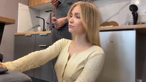 Adele Nick online show from April 16, 3:39 am