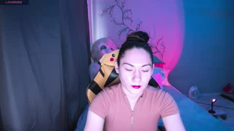 Adele online show from February 9, 6:50 am