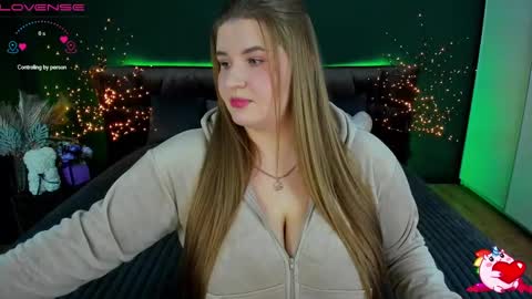 Snapshot of adele_sugar chatting on February 20, 9:09 pm Your Adele online show from February 20, 9:09 pm