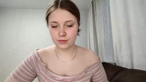 adele_veli online show from January 5, 11:48 am