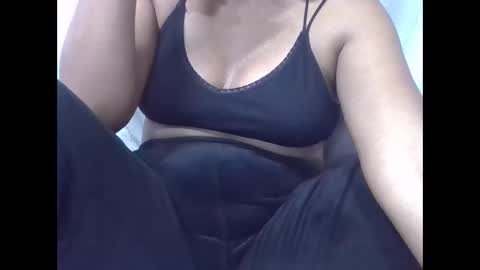 adelealy online show from December 17, 10:33 am