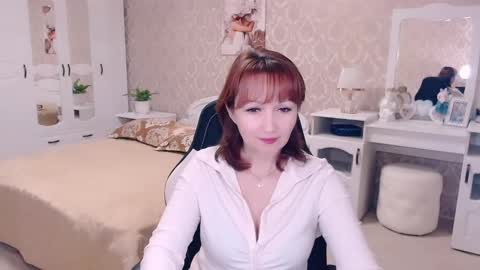 Snapshot of adelemoran chatting on January 17, 10:12 pm AdeleMoran online show from January 17, 10:12 pm