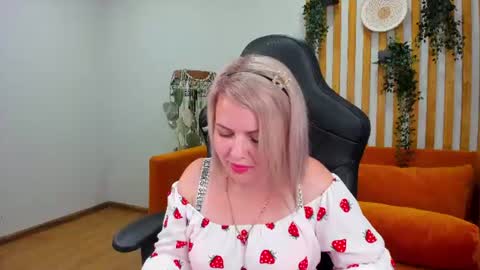 AdeleRavelle online show from July 16, 10:51 am
