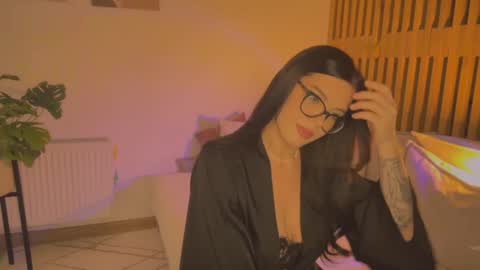 Snapshot of adelinaacute chatting on October 16, 10:48 am Adelinaacute online show from October 16, 10:48 am
