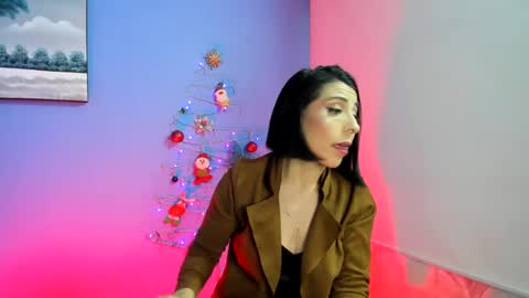 Adelle online show from December 31, 11:09 am