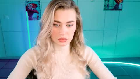 Adel online show from November 1, 1:10 pm