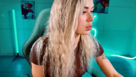 Adel online show from October 10, 1:06 pm