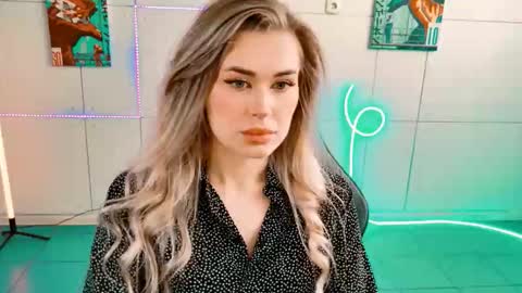 Adel online show from September 22, 9:24 am