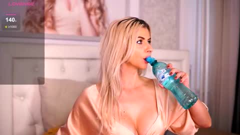 Adelyn online show from September 27, 8:12 am