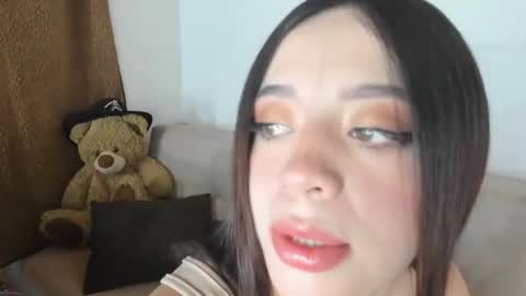 Snapshot of adhara_f chatting on October 8, 10:32 am AdaraForest online show from October 8, 10:32 am