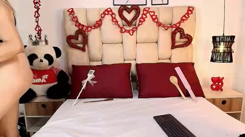 AdharaSmithh online show from September 8, 7:02 pm