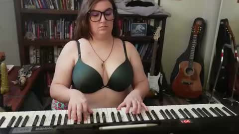 adobe_angel304 online show from October 24, 11:27 pm