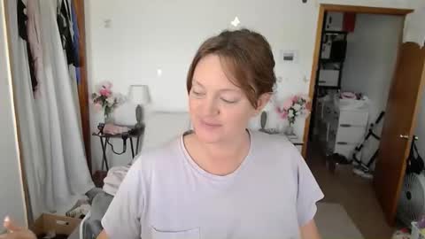 adorable22 online show from April 14, 1:14 pm