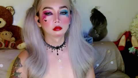 Snapshot of adorableslutxxx chatting on February 19, 2:12 am jasmine online show from February 19, 2:12 am
