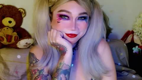 Snapshot of adorableslutxxx chatting on February 23, 5:29 pm jasmine online show from February 23, 5:29 pm