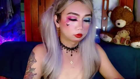 Snapshot of adorableslutxxx chatting on January 23, 8:02 pm jasmine online show from January 23, 8:02 pm