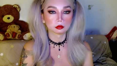 Snapshot of adorableslutxxx chatting on March 6, 12:32 am jasmine online show from March 6, 12:32 am