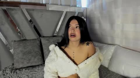 Stormi online show from April 1, 6:27 pm