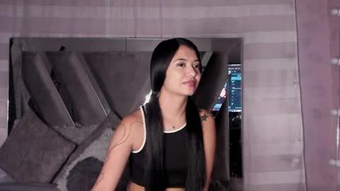 Snapshot of adorabolt chatting on January 17, 11:07 pm Stormi online show from January 17, 11:07 pm