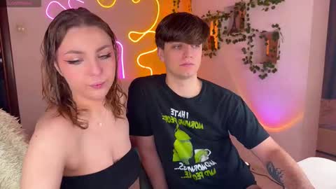 Snapshot of adrean_sofi chatting on September 21, 2:48 am adrean_sofi online show from September 21, 2:48 am