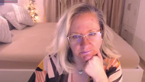 Cryna online show from January 12, 2:52 pm