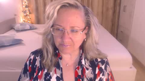Cryna online show from May 13, 1:32 pm