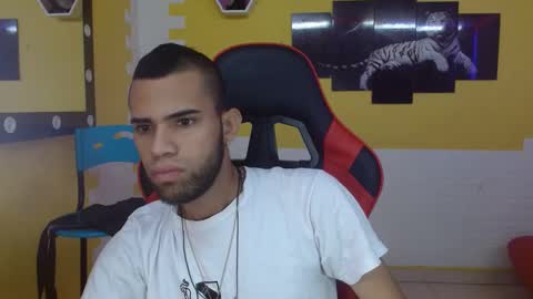 adri_sexboy online show from March 12, 12:26 pm