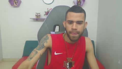 adri_sexboy online show from January 31, 2:39 pm