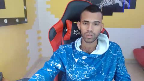 adri_sexboy online show from February 24, 4:04 pm