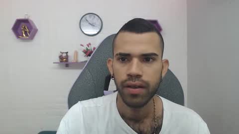 adri_sexboy online show from February 28, 12:52 pm