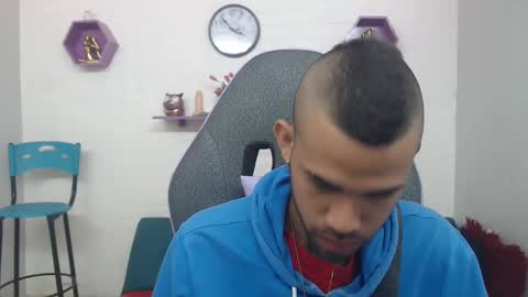 adri_sexboy online show from March 3, 3:43 pm