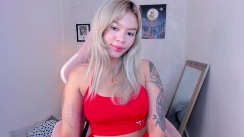 Snapshot of adria_ross chatting on March 4, 12:33 pm Adriana online show from March 4, 12:33 pm