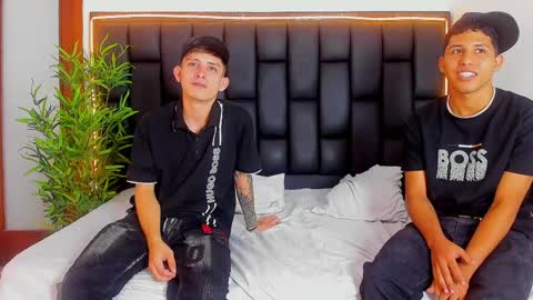 pau-exclusive online show from April 7, 8:00 pm