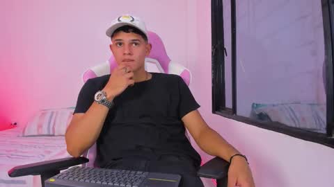 ADRIAN online show from February 5, 6:55 pm