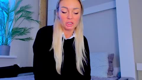 Adriana online show from February 21, 11:44 am