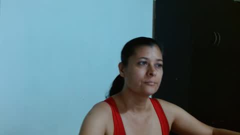 Snapshot of adriana_milf chatting on December 18, 5:04 am Adriana milf online show from December 18, 5:04 am