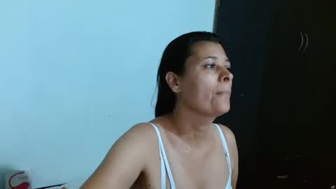 Snapshot of adriana_milf chatting on December 12, 5:42 am Adriana milf online show from December 12, 5:42 am