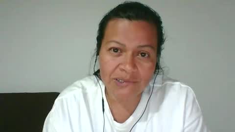 adrianagogo18 online show from March 6, 3:35 am