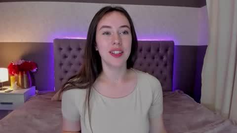 AdrianaYung online show from September 15, 6:37 am