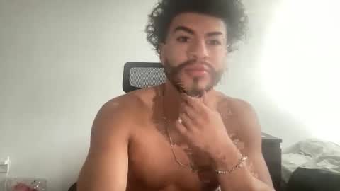 adriano guapo online show from December 4, 4:06 pm