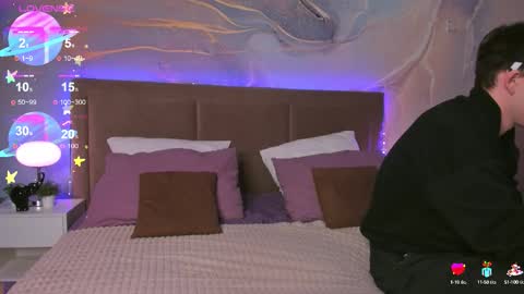 adrianoaubert online show from October 14, 3:31 am